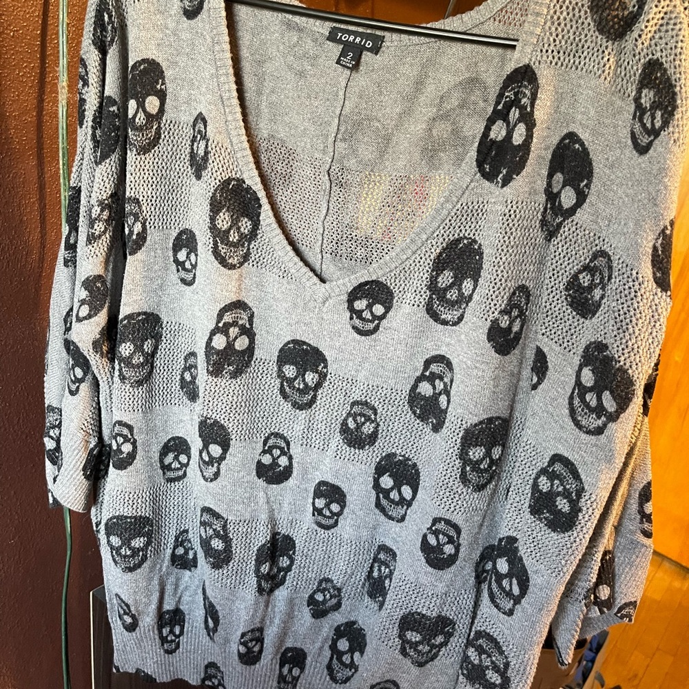 Torrid Size 2 light weight sweater